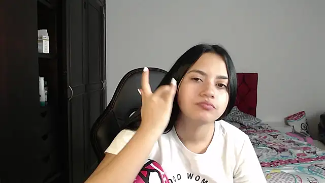 Snapshot of kayla_k18 chatting on February 2025 09:25:02 PM kayla k18 online show from February 2025 09:25:02 PM