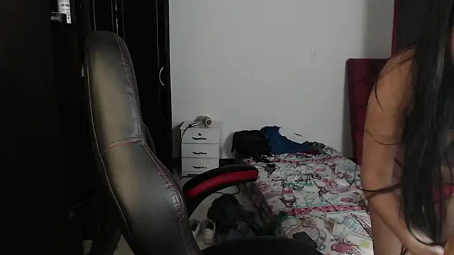 Snapshot of kayla_k18 chatting on February 2025 09:20:02 PM kayla k18 online show from February 2025 09:20:02 PM