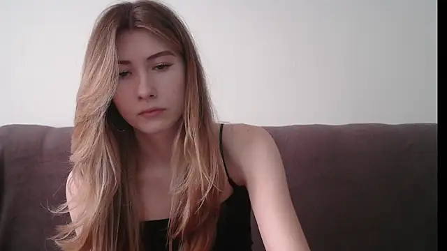 Snapshot of ErikaShyy chatting on February 2025 10:34:01 AM ErikaShyy online show from February 2025 10:34:01 AM