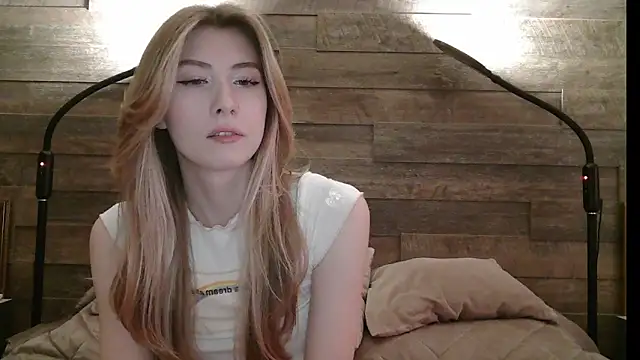 Snapshot of ErikaShyy chatting on March 2025 11:42:02 AM ErikaShyy online show from March 2025 11:42:02 AM