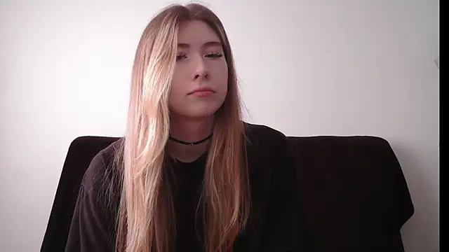 Snapshot of ErikaShyy chatting on September 2025 10:30:02 AM ErikaShyy online show from September 2025 10:30:02 AM