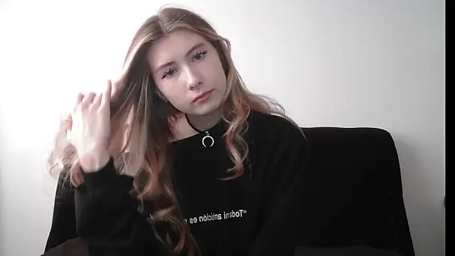 Snapshot of ErikaShyy chatting on November 2025 11:00:02 AM ErikaShyy online show from November 2025 11:00:02 AM