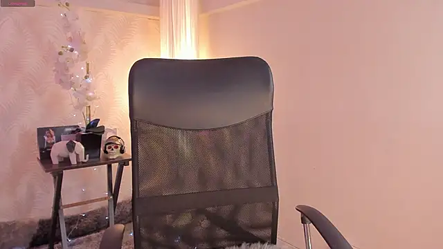 Snapshot of CyntiaAdams chatting on February 2025 06:24:01 PM CyntiaAdams online show from February 2025 06:24:01 PM