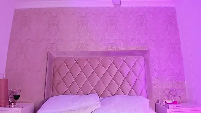 LiaFlowers online show from January 2025 12:20:01 AM