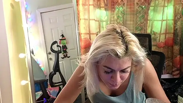 cunty tranny lydia online show from November 2025 04:56:01 AM