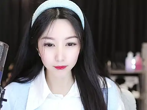 Nuyoah-77 online show from February 2025 06:02:01 PM