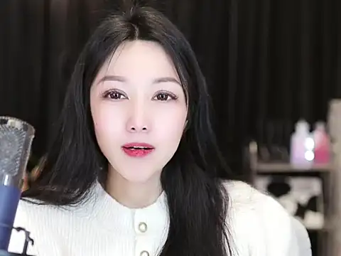 Nuyoah-77 online show from February 2025 05:41:02 PM