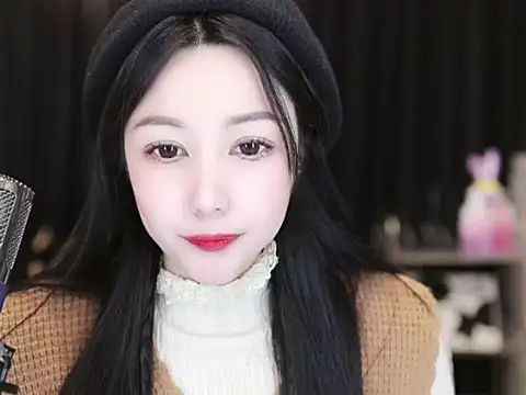 Nuyoah-77 online show from March 2025 06:55:01 PM