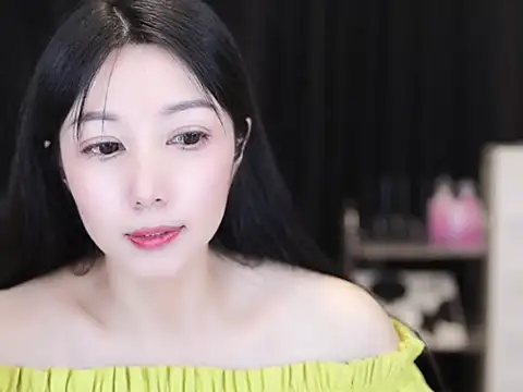 Nuyoah-77 online show from October 2025 04:05:02 PM