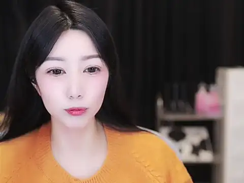 Nuyoah-77 online show from October 2025 02:50:01 PM