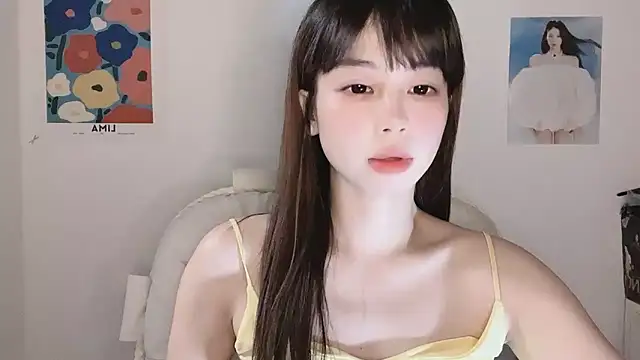 -Hottie online show from November 2025 04:17:02 PM