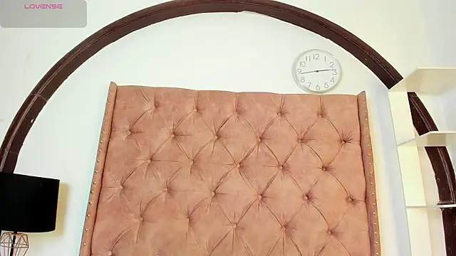 Snapshot of LadyAvalon chatting on January 2025 07:41:02 PM LadyAvalon online show from January 2025 07:41:02 PM