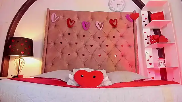 Snapshot of LadyAvalon chatting on February 2025 08:13:02 PM LadyAvalon online show from February 2025 08:13:02 PM