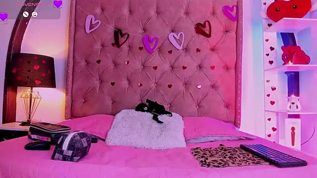 Snapshot of LadyAvalon chatting on February 2025 07:38:02 PM LadyAvalon online show from February 2025 07:38:02 PM