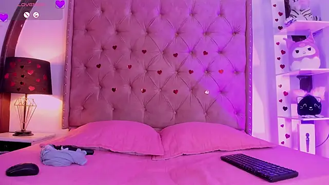 Snapshot of LadyAvalon chatting on February 2025 07:41:01 PM LadyAvalon online show from February 2025 07:41:01 PM