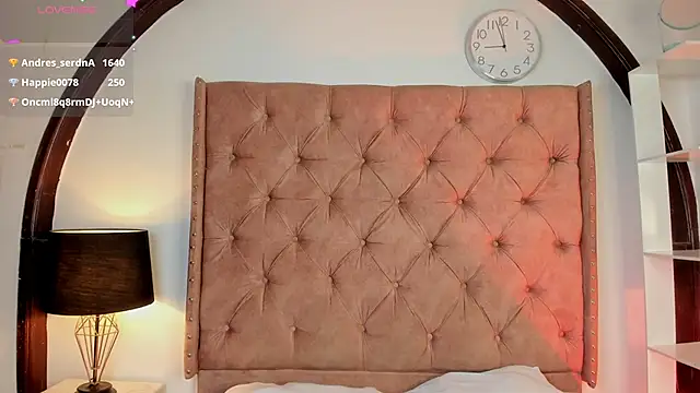 Snapshot of LadyAvalon chatting on March 2025 01:54:02 AM LadyAvalon online show from March 2025 01:54:02 AM