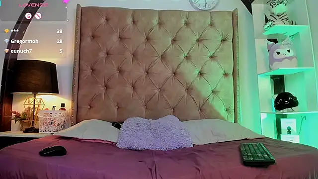 Snapshot of LadyAvalon chatting on March 2025 11:00:02 PM LadyAvalon online show from March 2025 11:00:02 PM