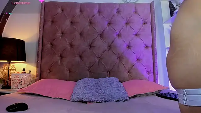 Snapshot of LadyAvalon chatting on March 2025 08:15:02 PM LadyAvalon online show from March 2025 08:15:02 PM