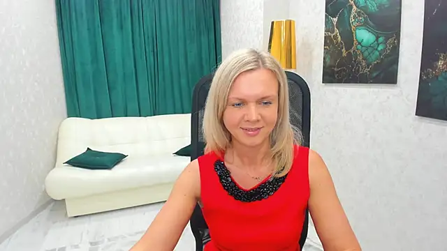 Snapshot of AgathaKlouin chatting on February 2025 07:09:02 AM AgathaKlouin online show from February 2025 07:09:02 AM