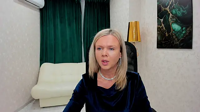 Snapshot of AgathaKlouin chatting on February 2025 07:30:01 PM AgathaKlouin online show from February 2025 07:30:01 PM