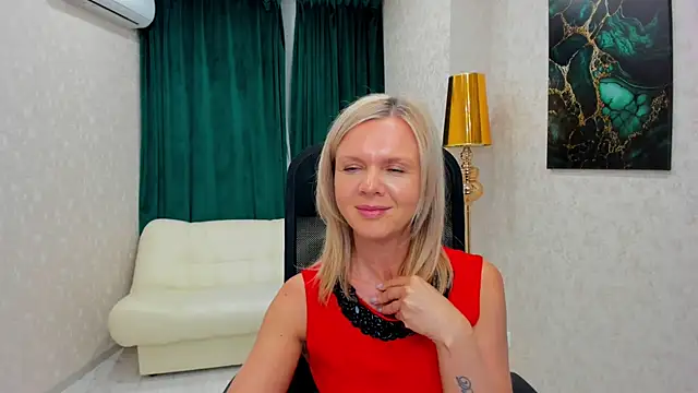 Snapshot of AgathaKlouin chatting on February 2025 01:40:02 AM AgathaKlouin online show from February 2025 01:40:02 AM