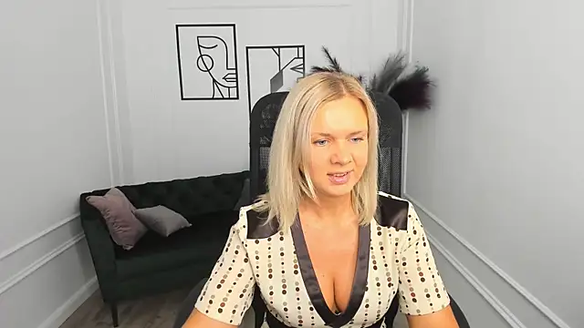 Snapshot of AgathaKlouin chatting on October 2025 07:12:01 PM AgathaKlouin online show from October 2025 07:12:01 PM