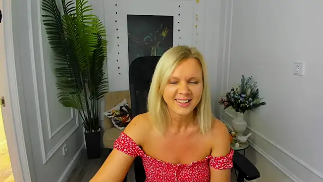 Snapshot of AgathaKlouin chatting on October 2025 07:14:02 PM AgathaKlouin online show from October 2025 07:14:02 PM