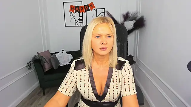 Snapshot of AgathaKlouin chatting on October 2025 07:23:01 PM AgathaKlouin online show from October 2025 07:23:01 PM