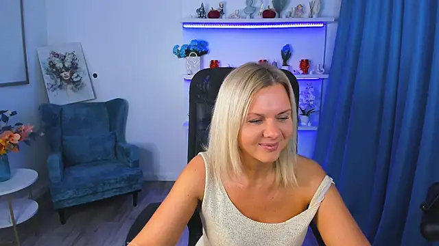 Snapshot of AgathaKlouin chatting on November 2025 07:16:02 PM AgathaKlouin online show from November 2025 07:16:02 PM