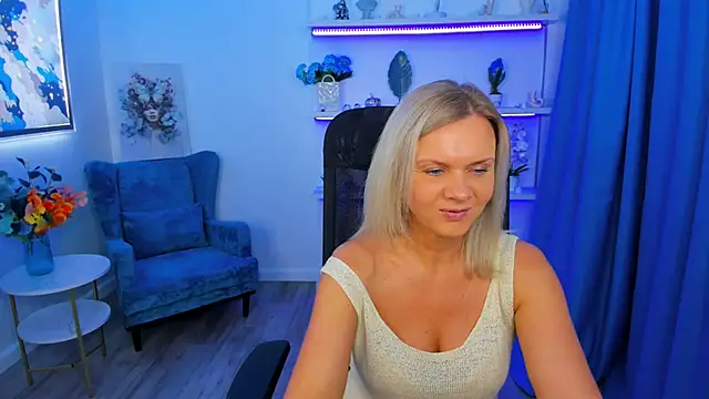 Snapshot of AgathaKlouin chatting on November 2025 07:45:02 PM AgathaKlouin online show from November 2025 07:45:02 PM