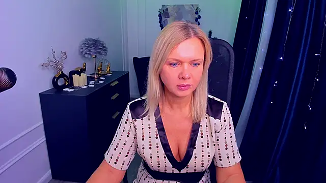 Snapshot of AgathaKlouin chatting on December 2025 07:10:01 PM AgathaKlouin online show from December 2025 07:10:01 PM