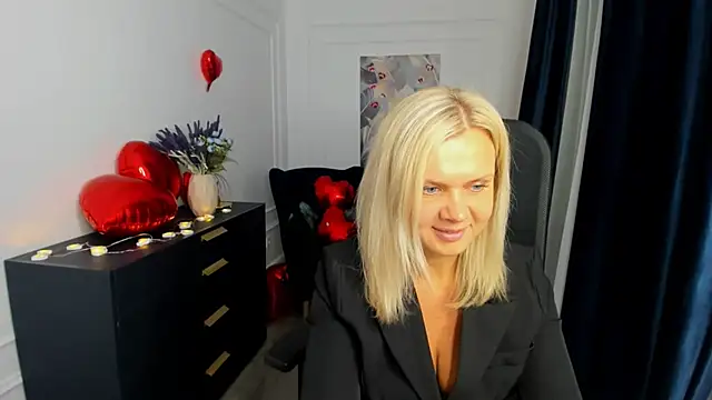 Snapshot of AgathaKlouin chatting on February 2026 11:07:01 AM AgathaKlouin online show from February 2026 11:07:01 AM