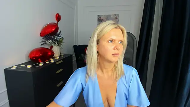 Snapshot of AgathaKlouin chatting on February 2026 03:03:01 AM AgathaKlouin online show from February 2026 03:03:01 AM