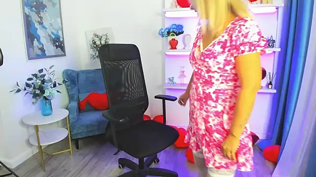 Snapshot of AgathaKlouin chatting on February 2026 08:13:01 AM AgathaKlouin online show from February 2026 08:13:01 AM