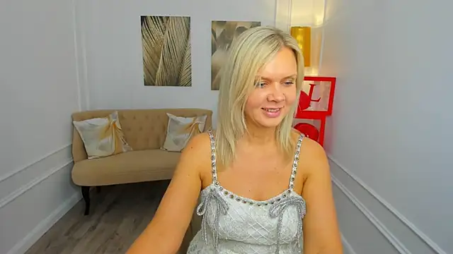 Snapshot of AgathaKlouin chatting on February 2026 11:40:01 AM AgathaKlouin online show from February 2026 11:40:01 AM