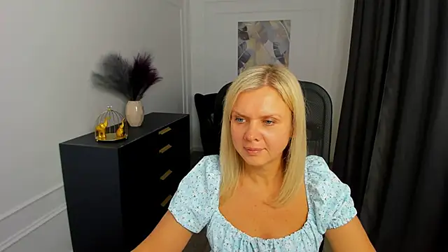 Snapshot of AgathaKlouin chatting on February 2026 07:46:01 PM AgathaKlouin online show from February 2026 07:46:01 PM