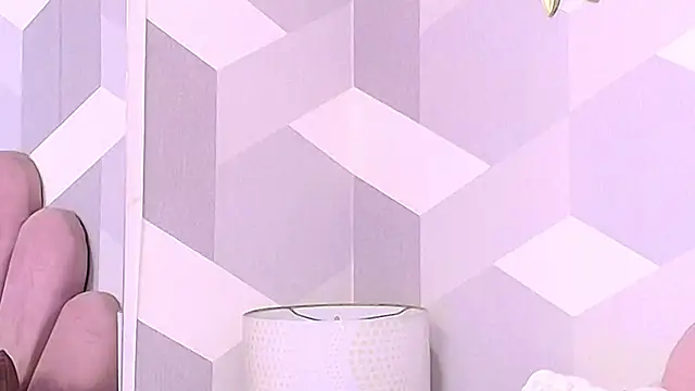 KylieMonnett online show from October 2025 06:50:01 PM