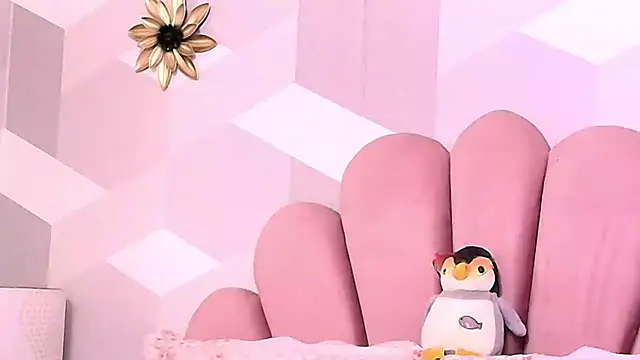 KylieMonnett online show from November 2025 05:03:01 PM