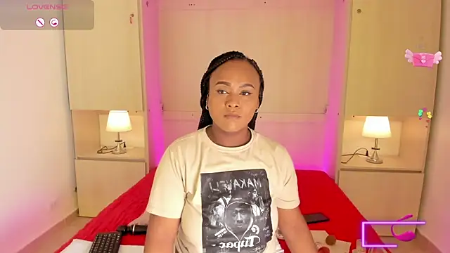 EmilyyStuart online show from October 2025 04:09:01 AM