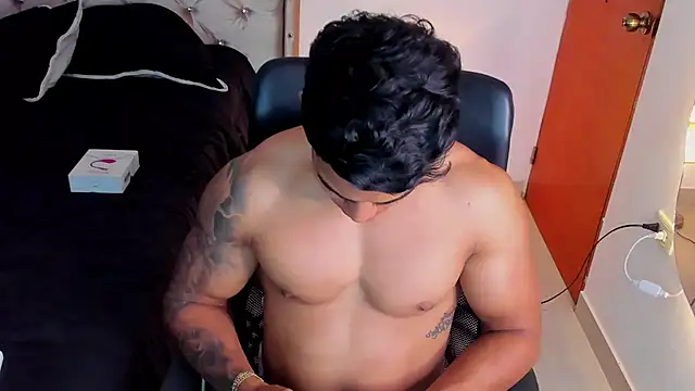 Andrew wolf7 online show from November 2025 06:52:02 PM