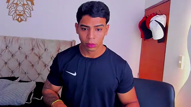 Andrew wolf7 online show from January 2026 01:43:01 AM