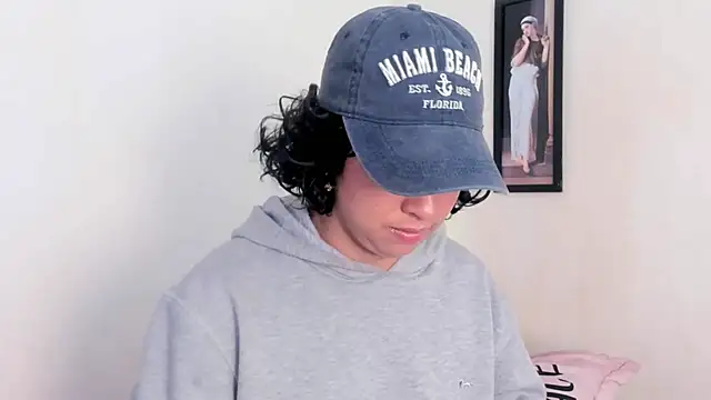 adriannyp 1 online show from March 2026 01:18:01 PM