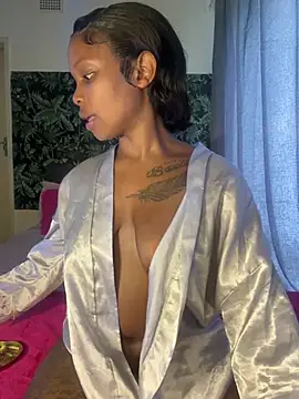 Snapshot of InkLady444 chatting on January 2025 04:55:01 AM InkLady444 online show from January 2025 04:55:01 AM