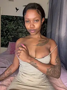 Snapshot of InkLady444 chatting on January 2025 12:43:02 AM InkLady444 online show from January 2025 12:43:02 AM