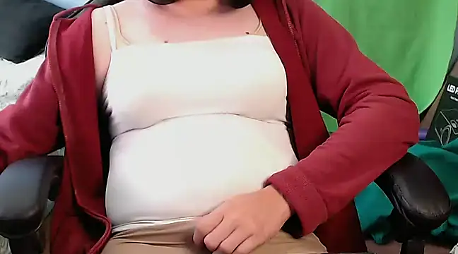 Snapshot of Lucy_Pixie chatting on December 2024 04:52:01 PM Lucy Pixie online show from December 2024 04:52:01 PM