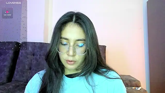 emmadiaz1 online show from December 2024 04:20:02 AM