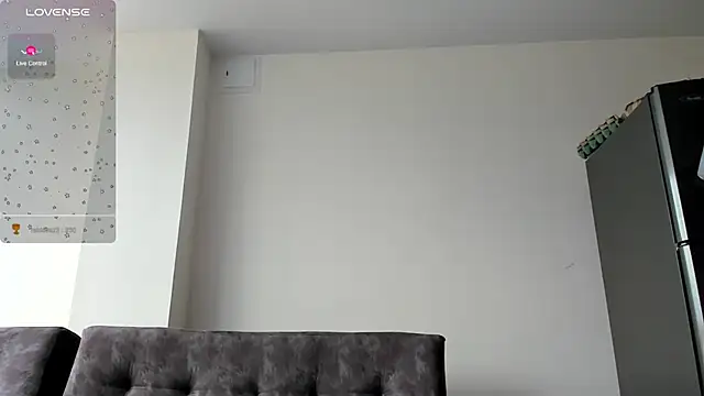 emmadiaz1 online show from December 2024 09:15:01 PM