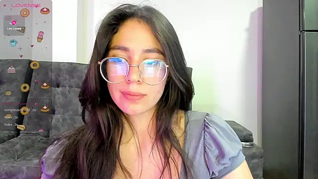 emmadiaz1 online show from February 2025 07:52:02 AM