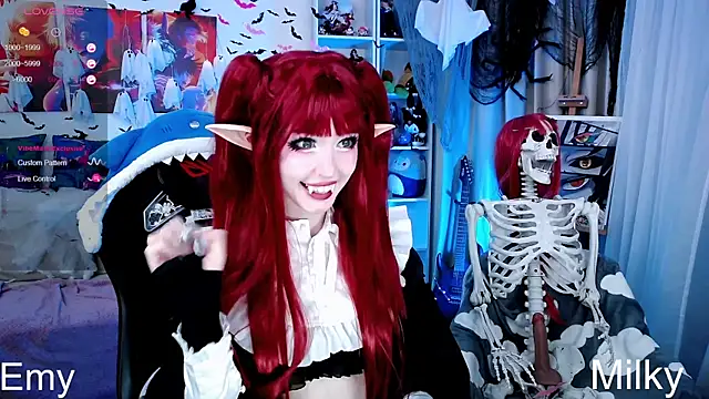 Snapshot of _Sparkland_ chatting on October 2025 08:13:02 PM Sparkland online show from October 2025 08:13:02 PM