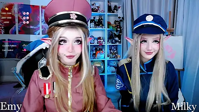 Snapshot of _Sparkland_ chatting on November 2025 08:51:01 PM Sparkland online show from November 2025 08:51:01 PM